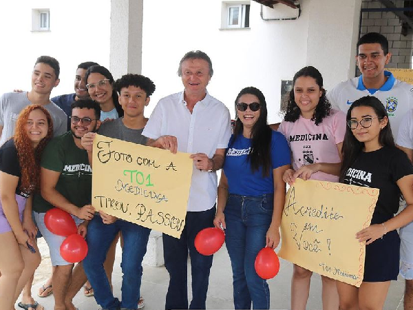 Estudantes realizam prova da 1ª fase do Vestibular da Universidade Estadual do Ceará